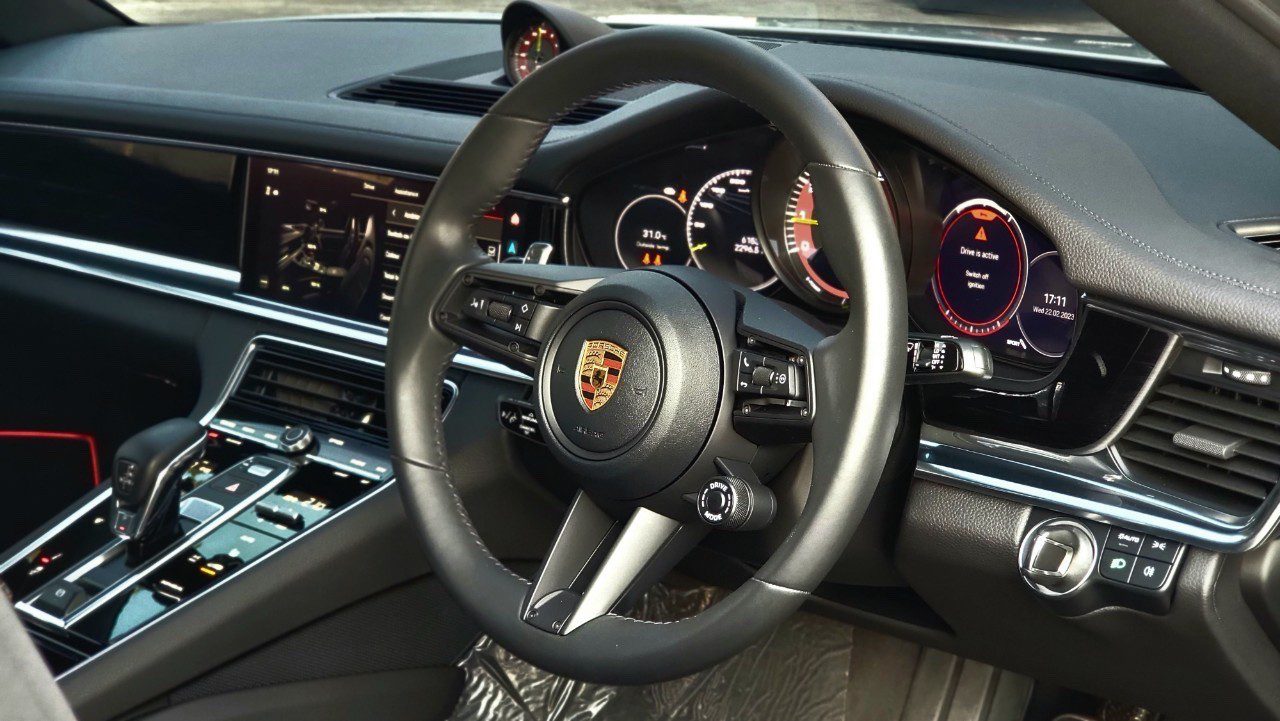 2022 Porsche Panamera 4 E Hybrid Platinum Edition