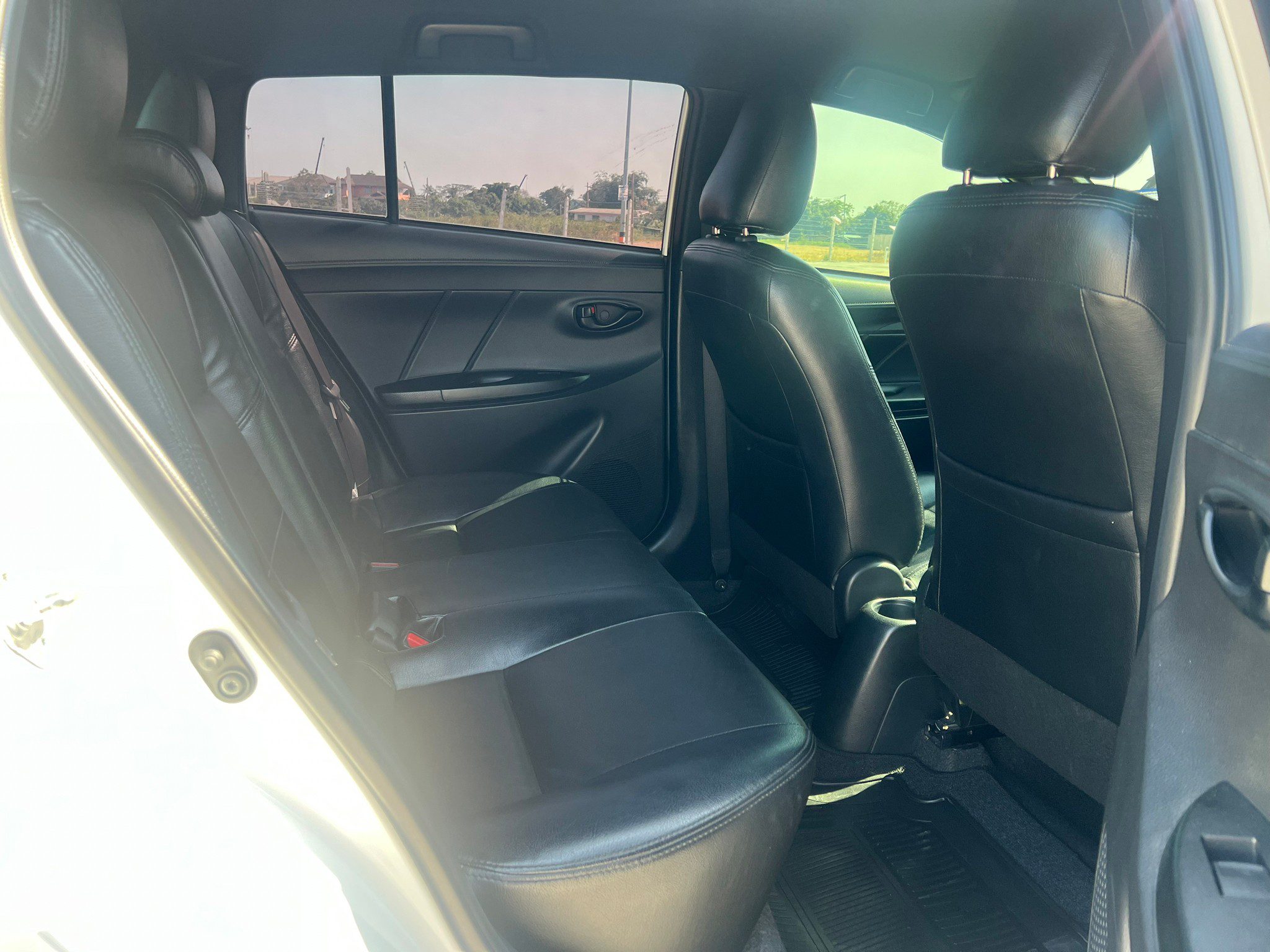 2014 TOYOTA YARIS 1.2 E