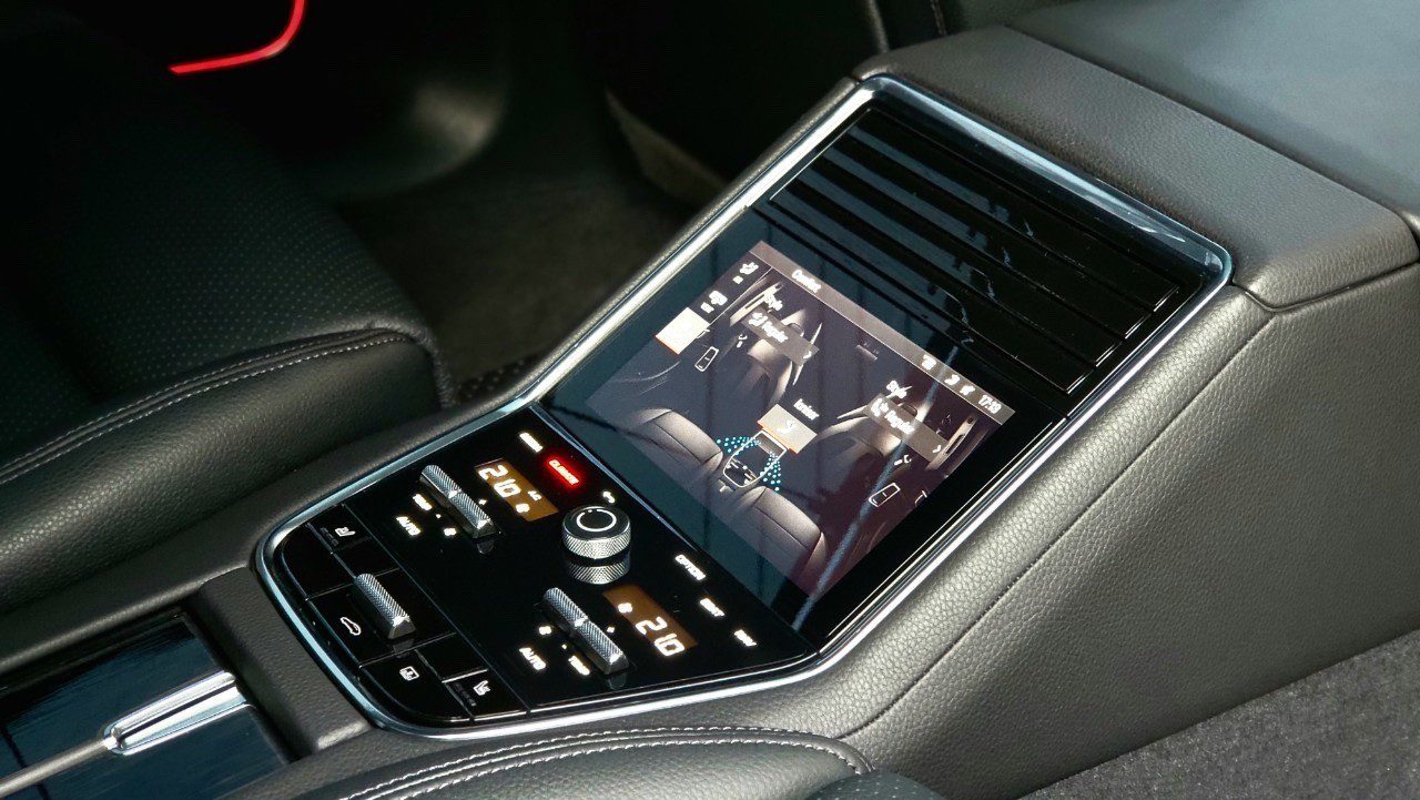 2022 Porsche Panamera 4 E Hybrid Platinum Edition