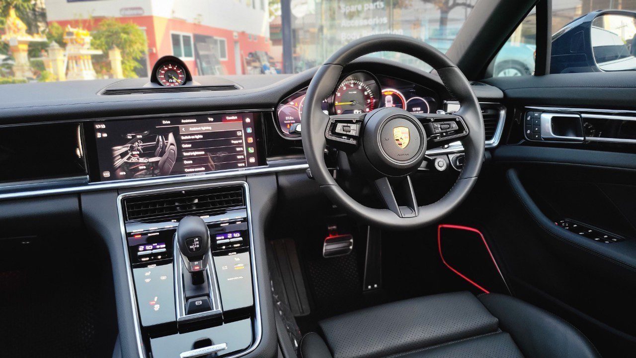 2022 Porsche Panamera 4 E Hybrid Platinum Edition
