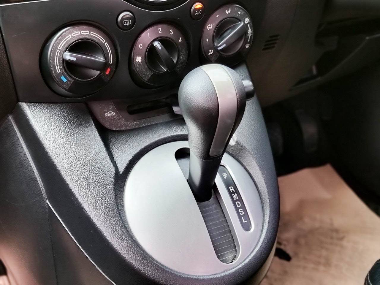 2012 MAZDA 2 1.5 Spirit Elegance