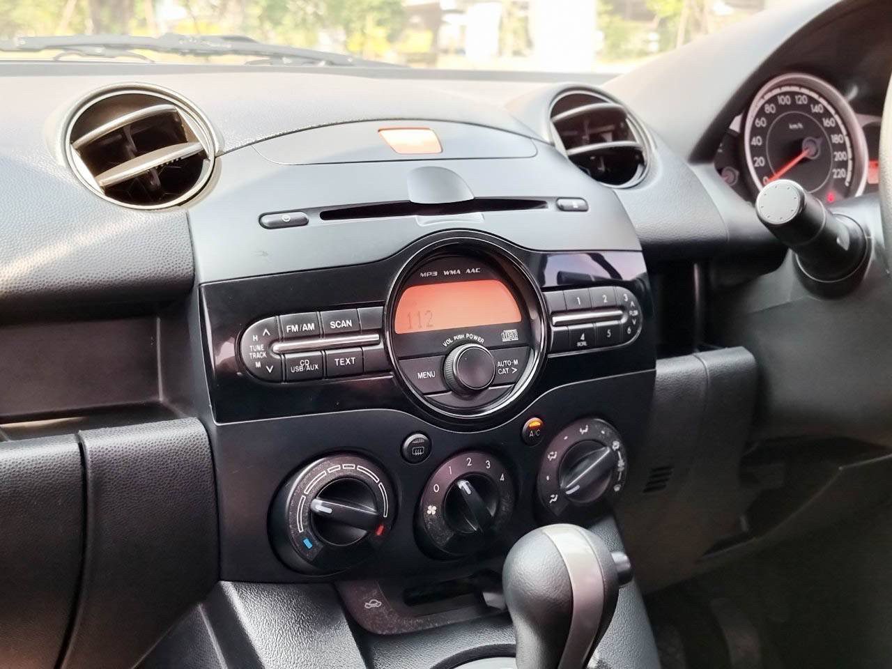 2012 MAZDA 2 1.5 Spirit Elegance