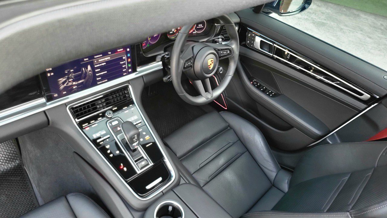 2022 Porsche Panamera 4 E Hybrid Platinum Edition