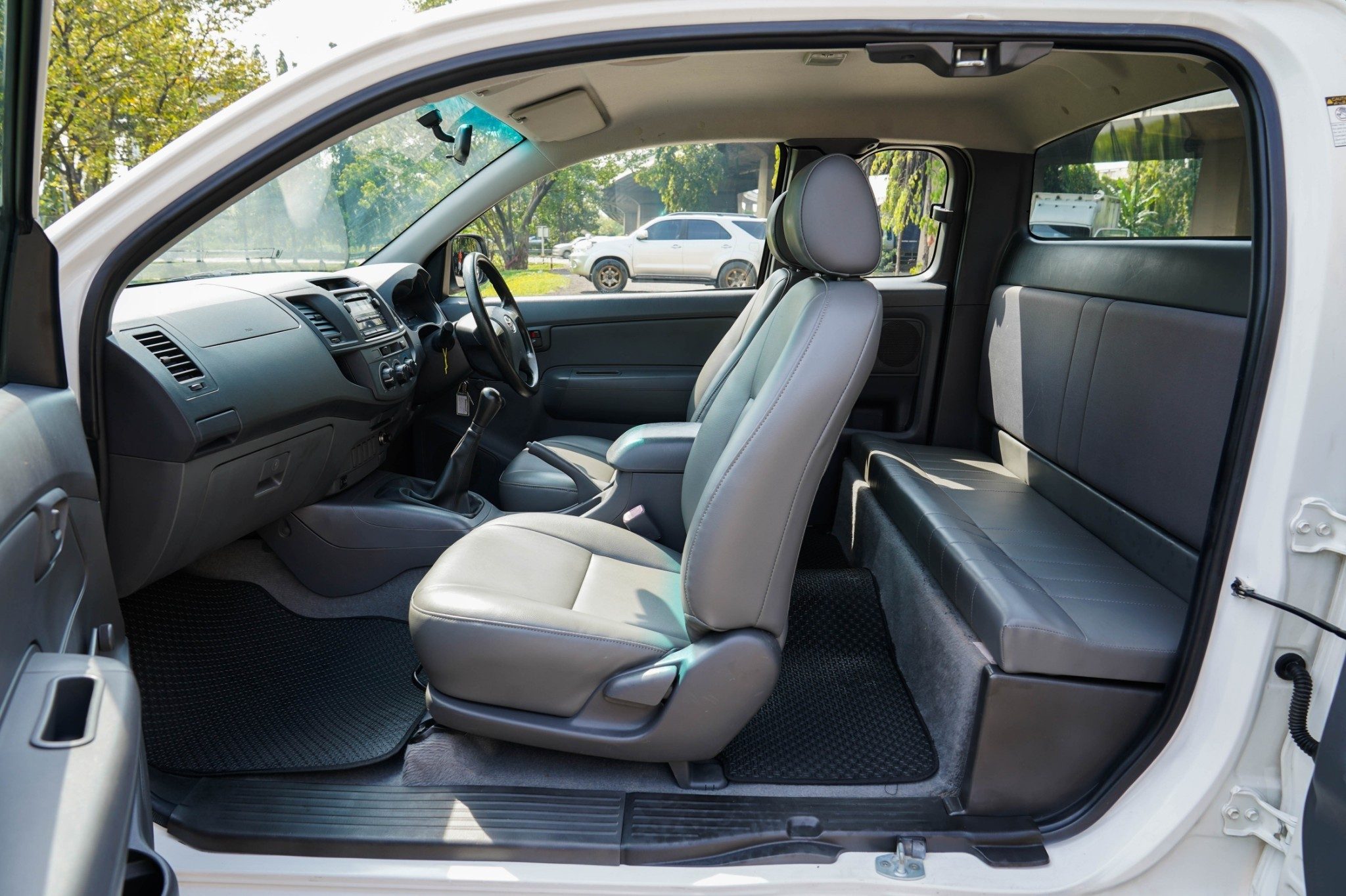 2013 TOYOTA VIGO CHAMP SMART CAB 2.5 MT