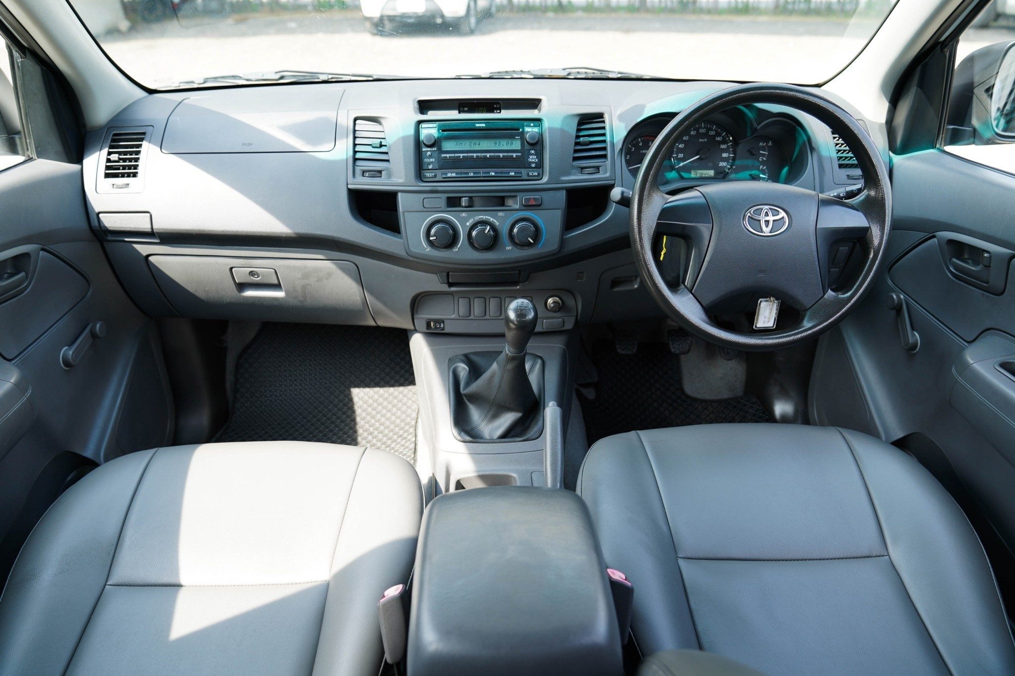 2013 TOYOTA VIGO CHAMP SMART CAB 2.5 MT