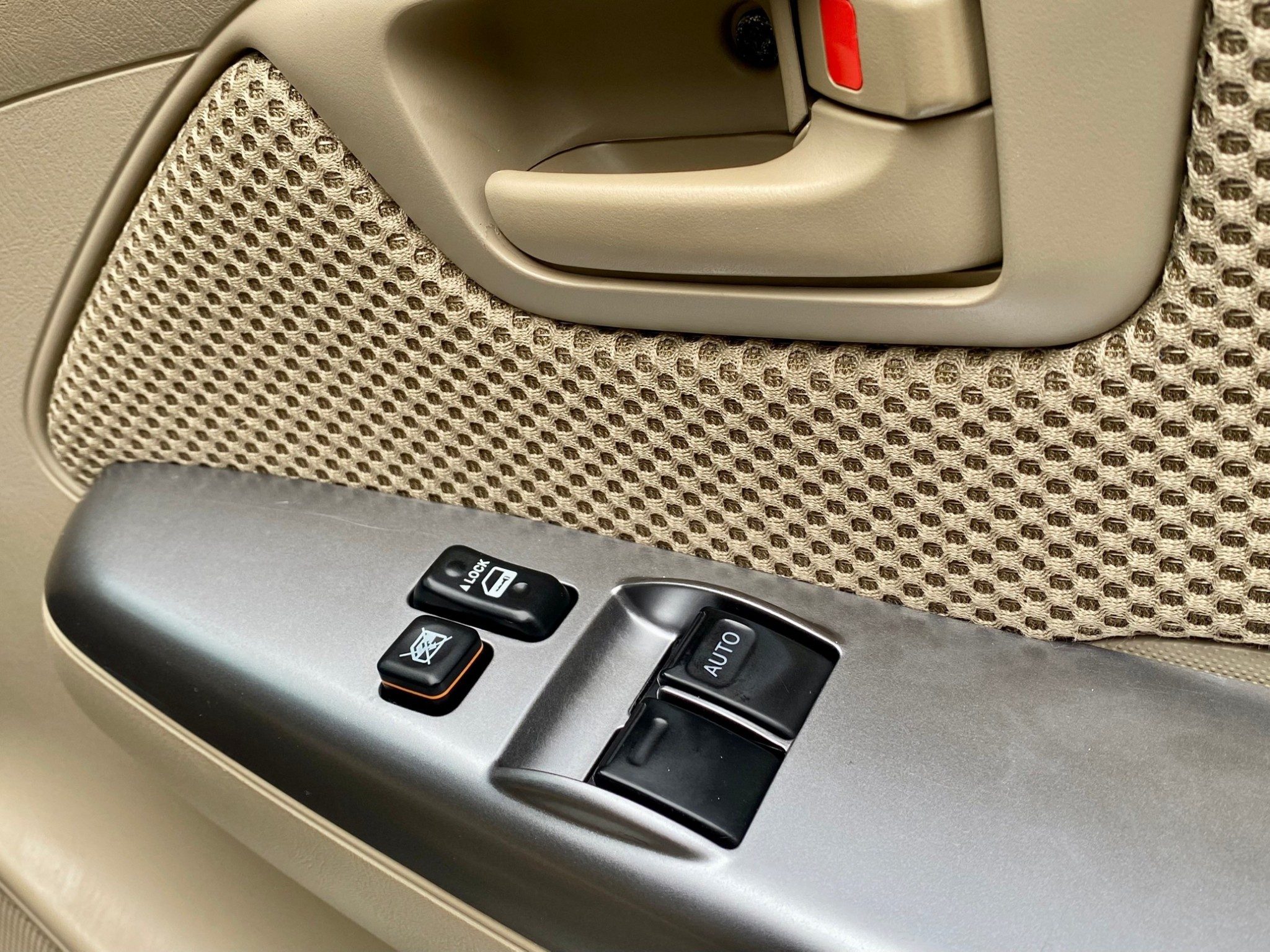 2013 TOYOTA VIGO CHAMP SMARTCAB 2.5 E PRERUNNER VN TURBO AT