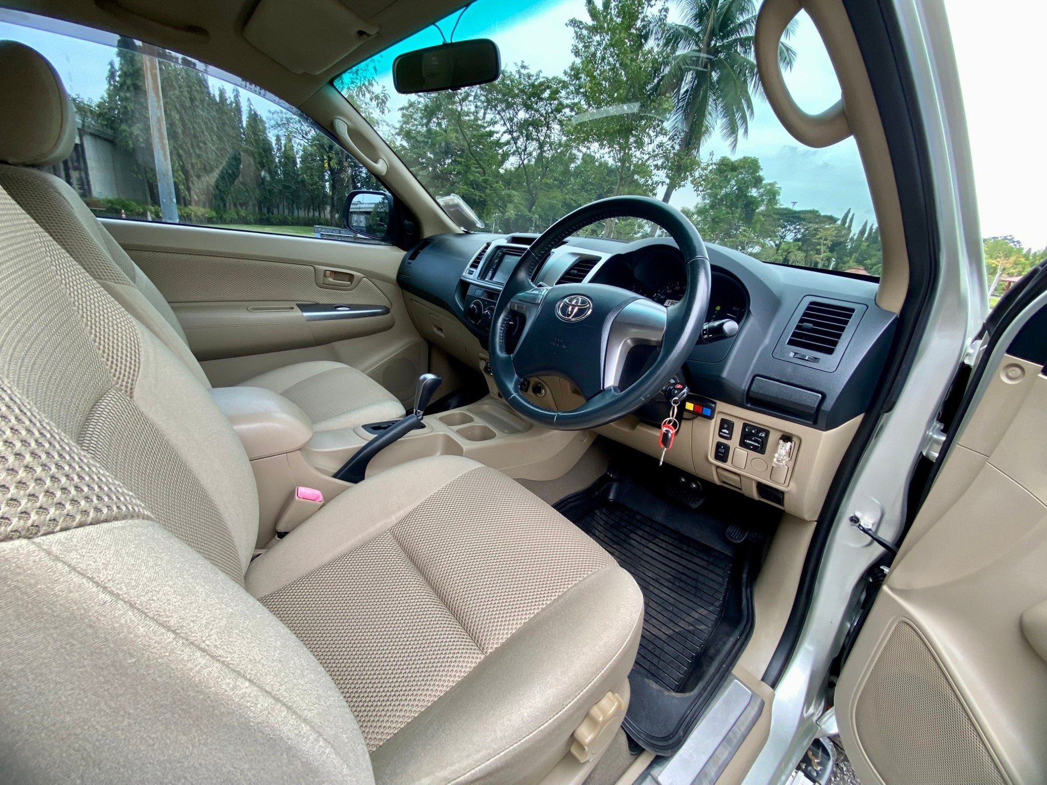 2013 TOYOTA VIGO CHAMP SMARTCAB 2.5 E PRERUNNER VN TURBO AT