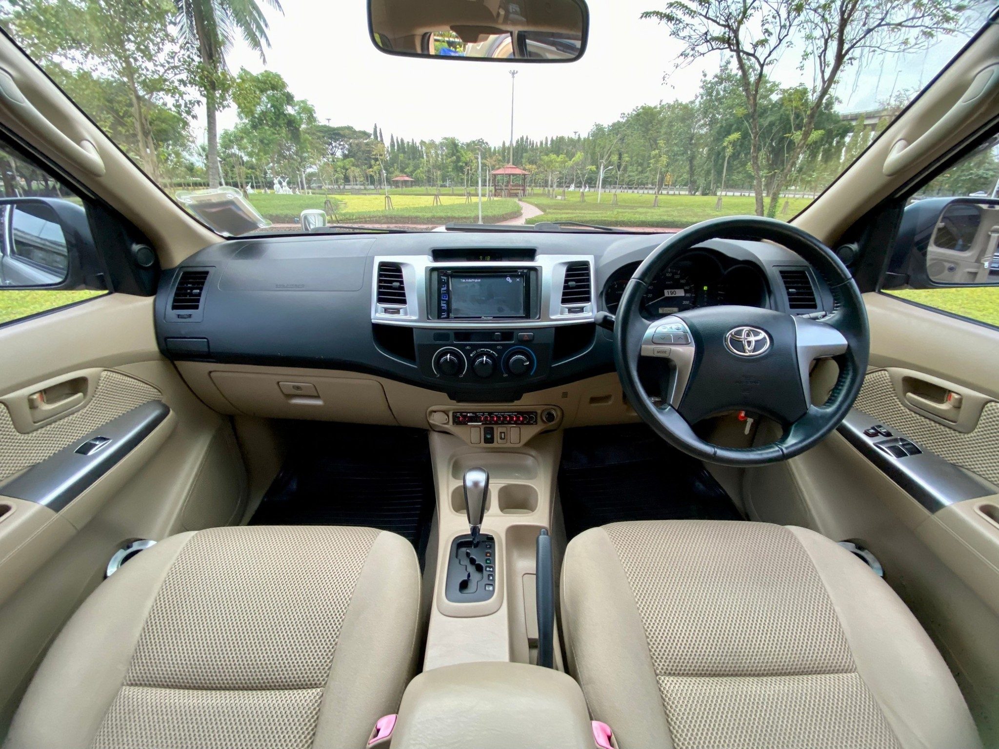 2013 TOYOTA VIGO CHAMP SMARTCAB 2.5 E PRERUNNER VN TURBO AT