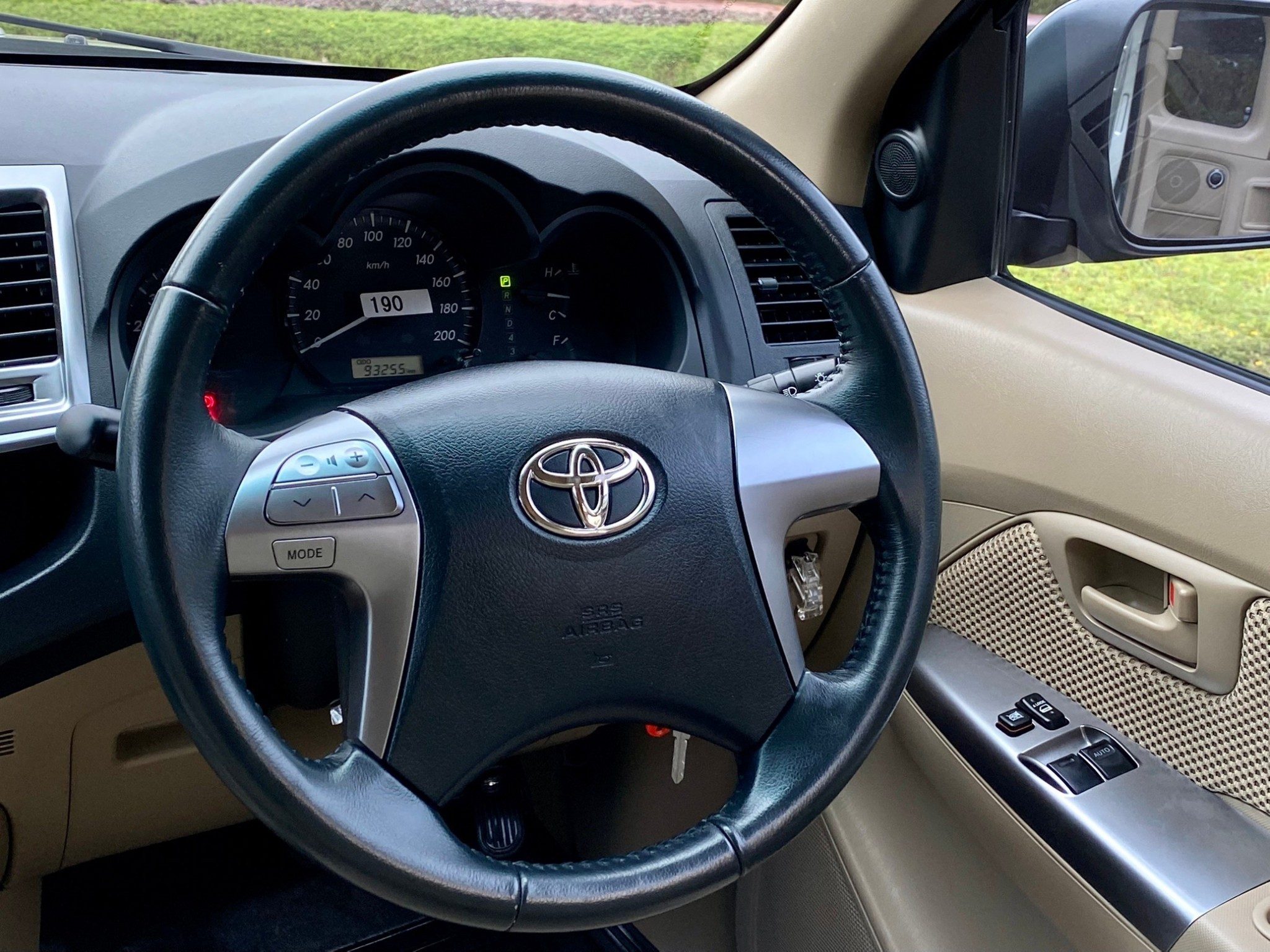 2013 TOYOTA VIGO CHAMP SMARTCAB 2.5 E PRERUNNER VN TURBO AT
