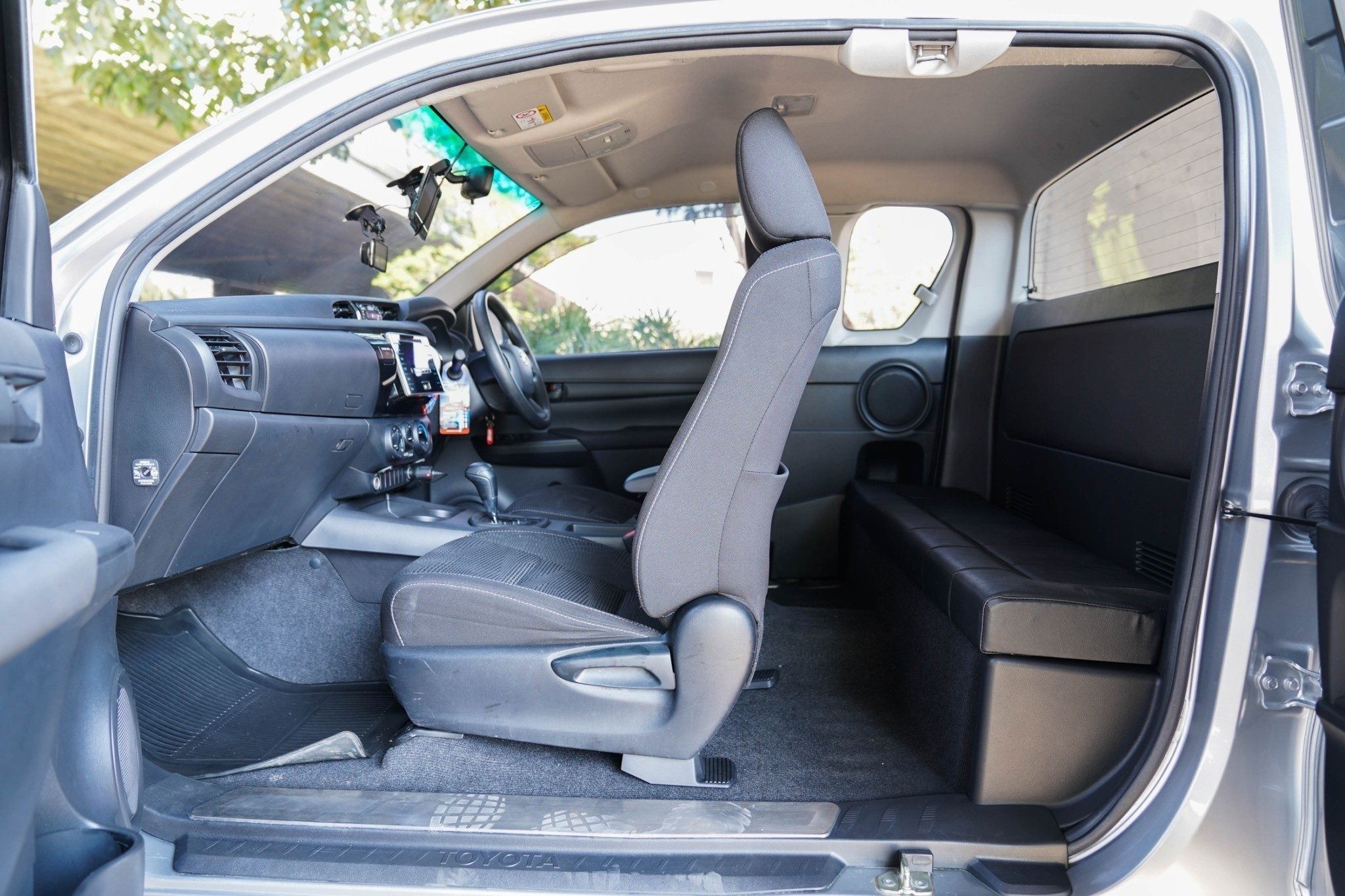 2019 TOYOTA HILUX REVO CAB 2.4 E AT