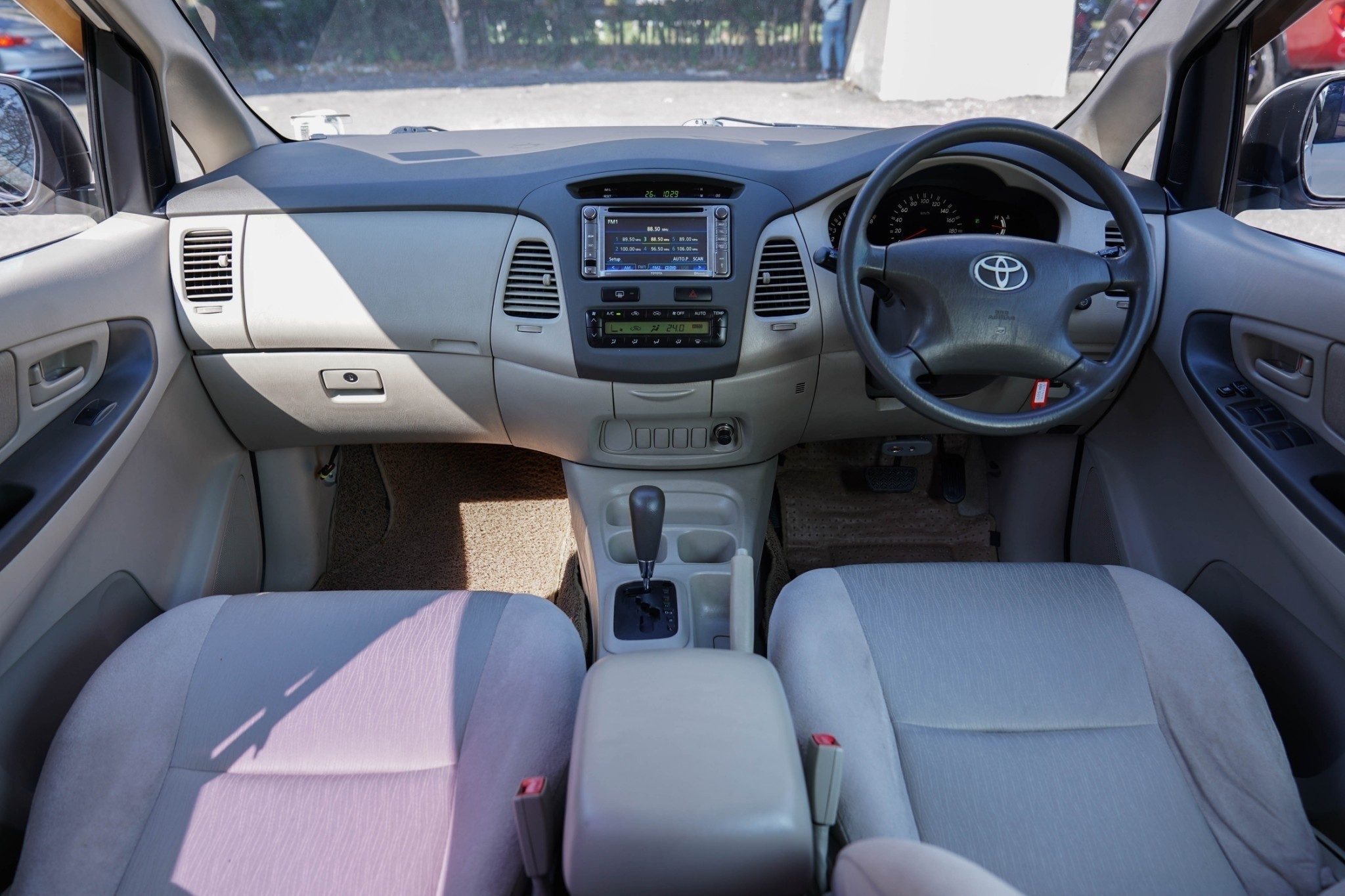 2010 TOYOTA INNOVA 2.0 G EXCLUSIVE AT