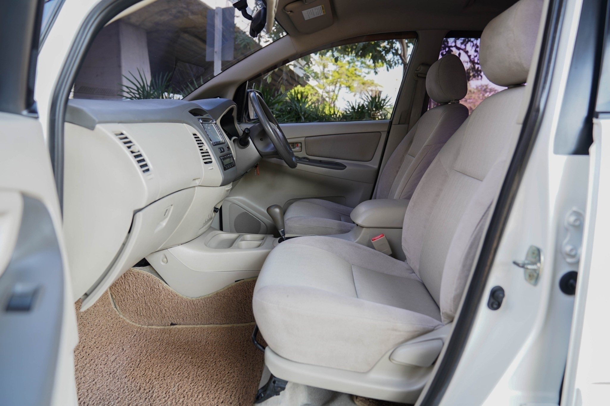 2010 TOYOTA INNOVA 2.0 G EXCLUSIVE AT
