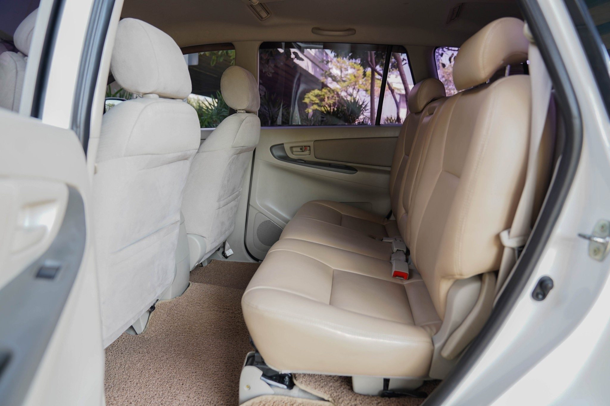 2010 TOYOTA INNOVA 2.0 G EXCLUSIVE AT