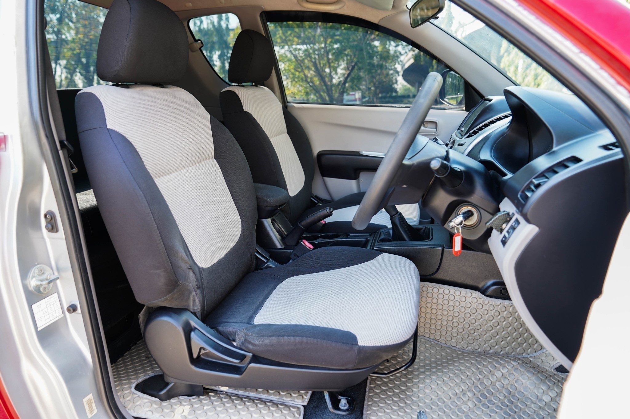 2010 MITSUBISHI TRITON 2.4 GLX MEGA CAB MT