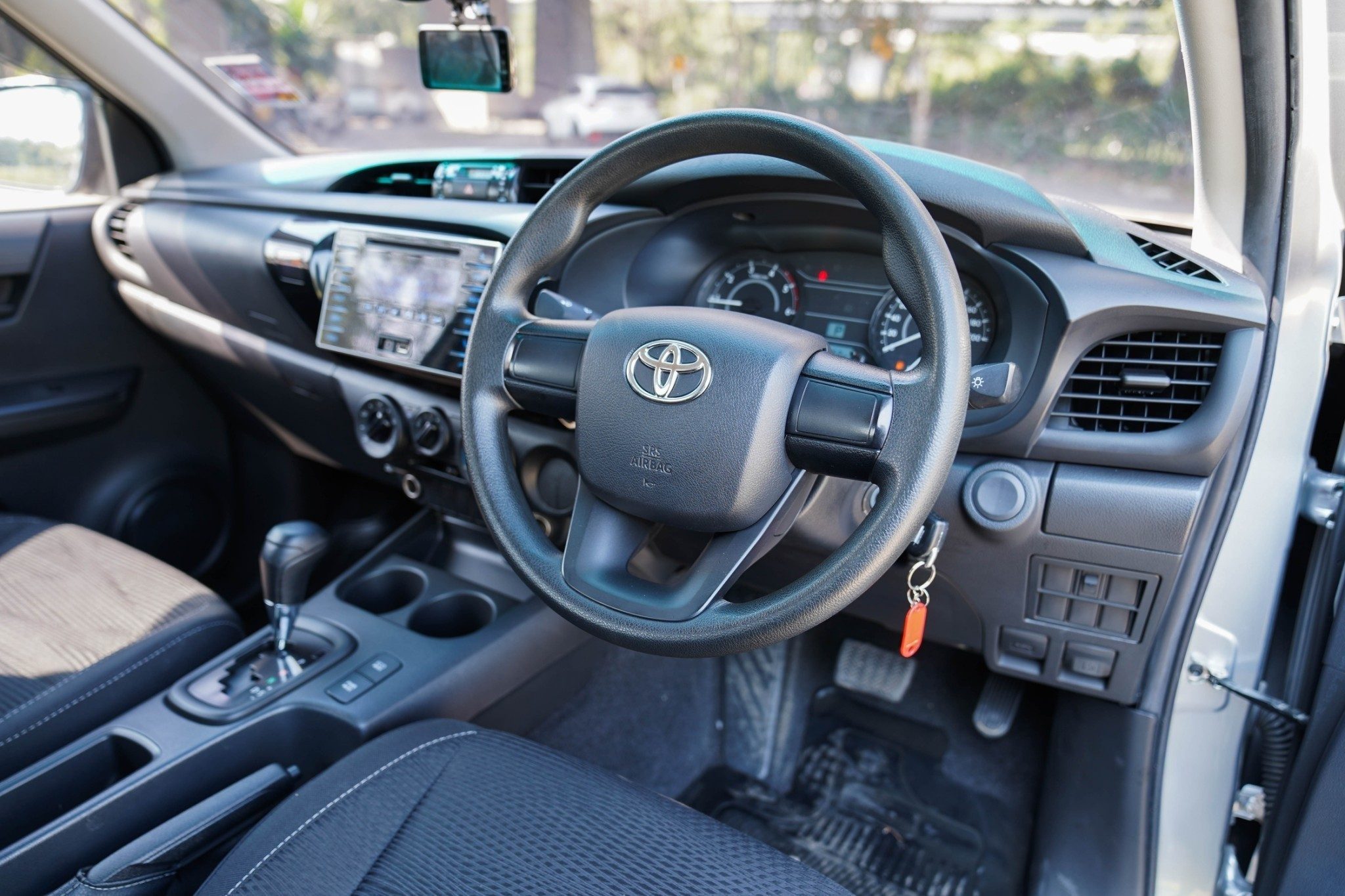 2019 TOYOTA HILUX REVO CAB 2.4 E AT