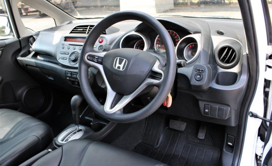 HONDA JAZZ 1.5 V AT