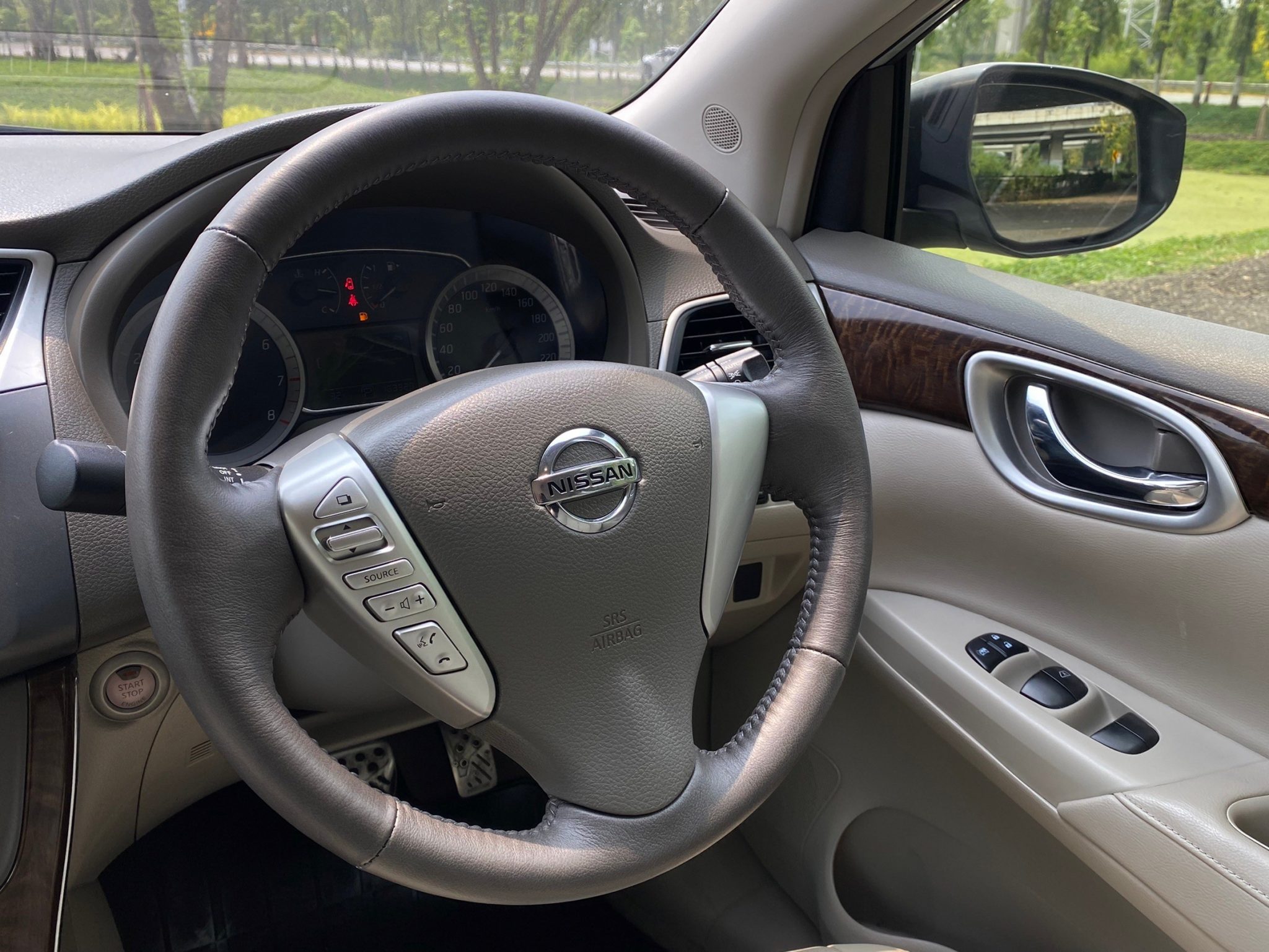 2012 NISSAN SYLPHY 1.8 V AT
