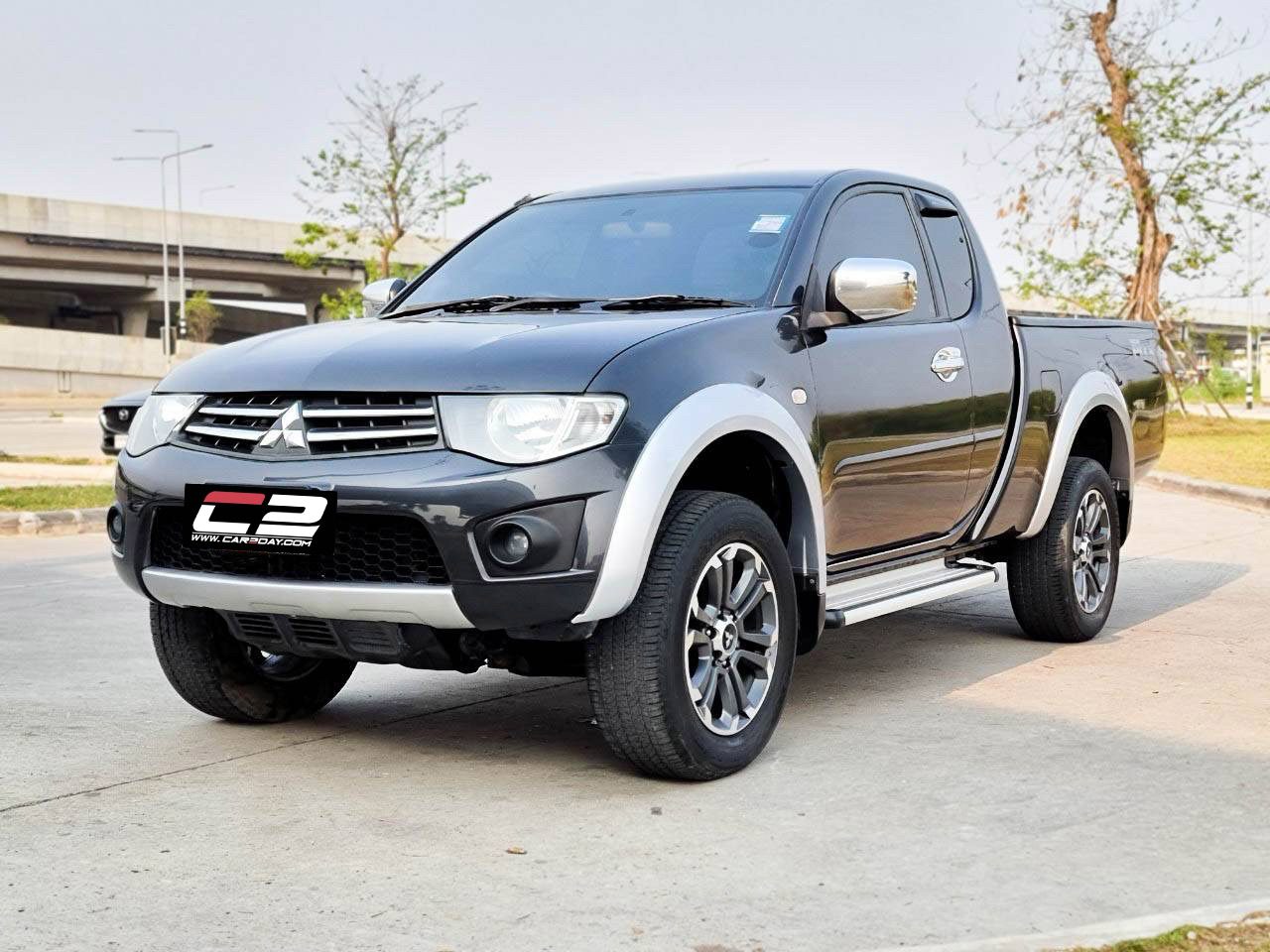 2012 MITSUBISHI TRITON 2.4 GLS PLUS MEGA CAB