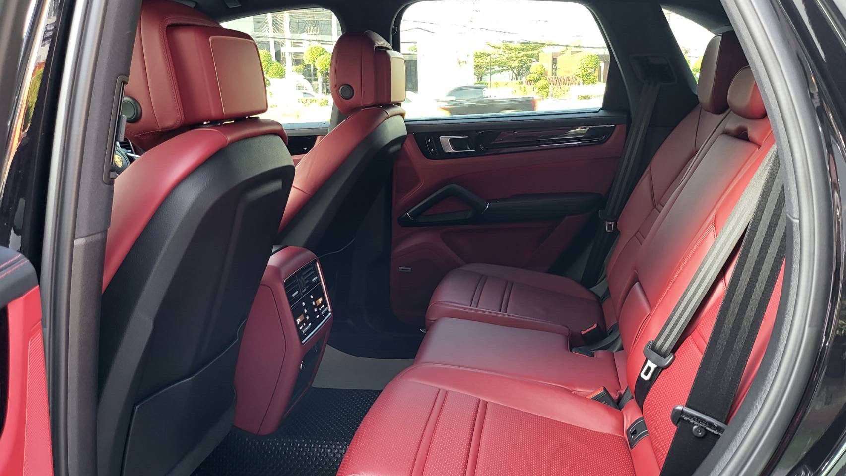 2019 Porsche Cayenne e-hybrid