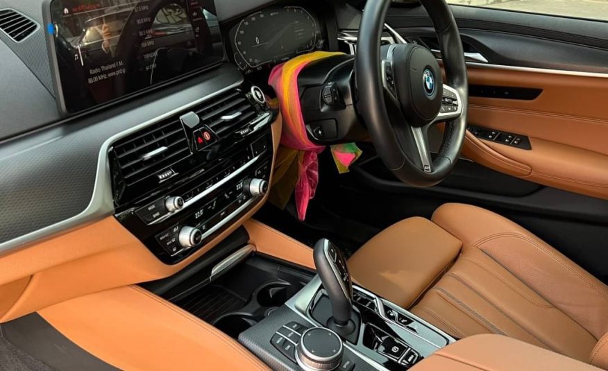2021 BMW 530e M Sport