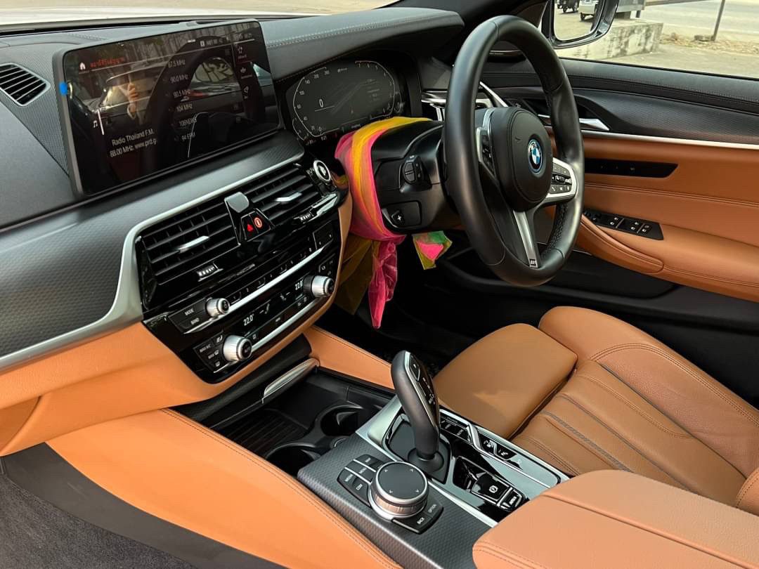 2021 BMW 530e M Sport