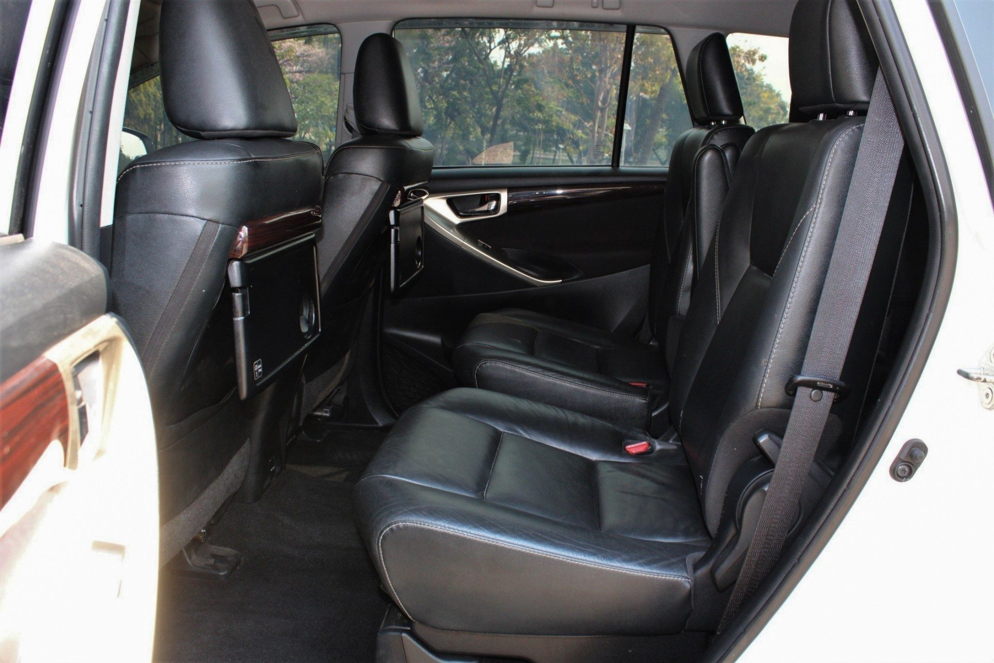 2017 TOYOTA INNOVA 2.8 V AT