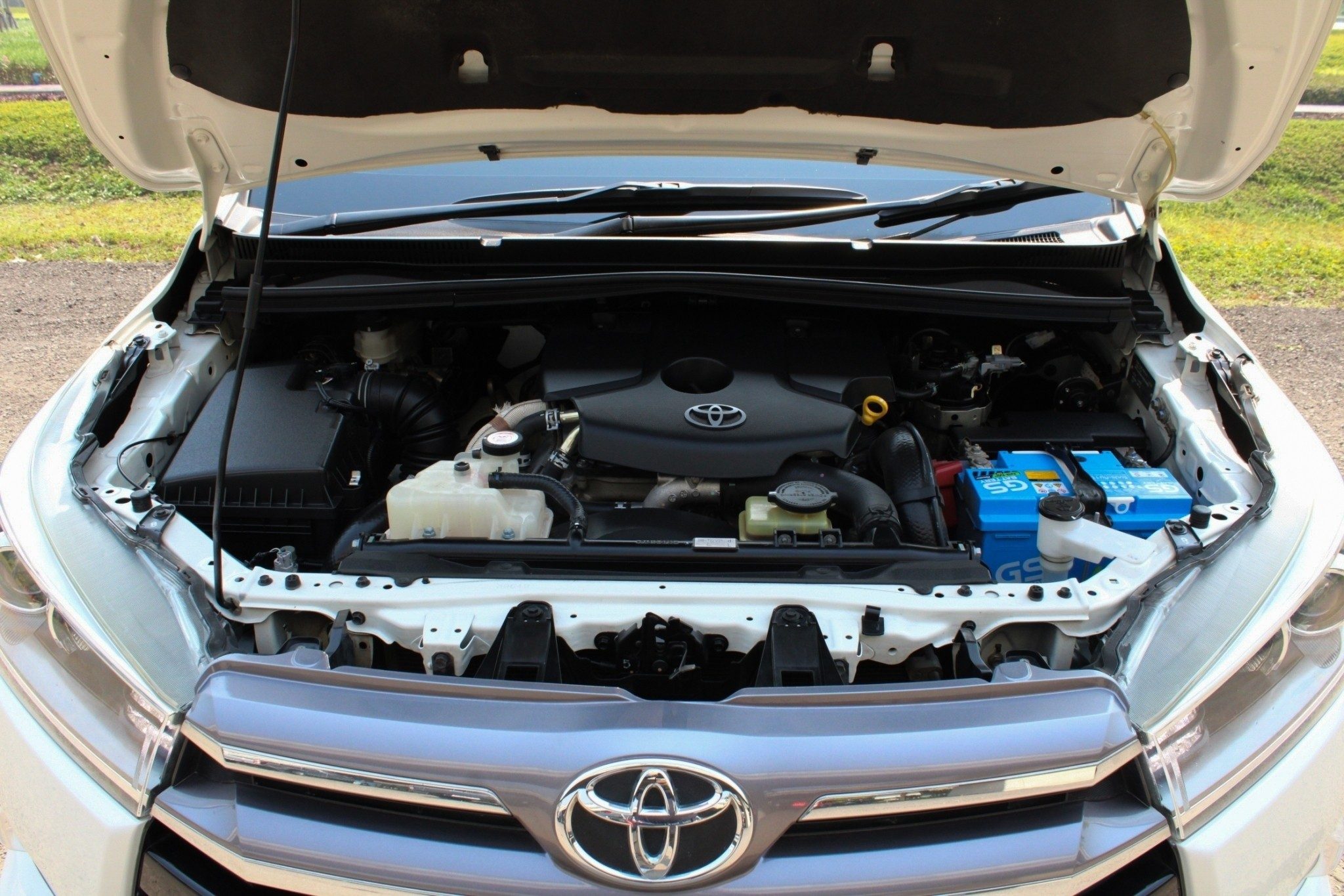 2017 TOYOTA INNOVA 2.8 V AT