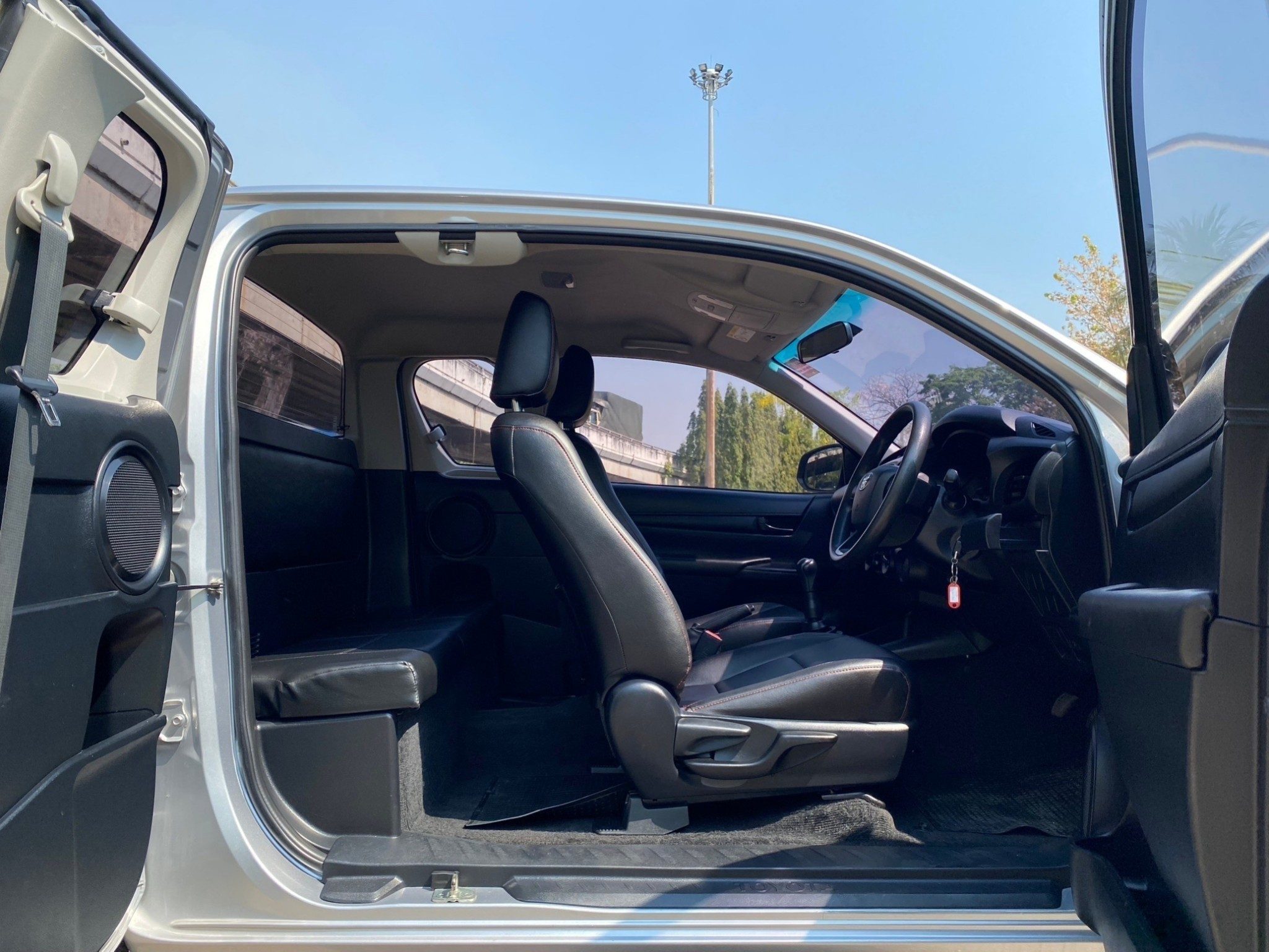 2019 TOYOTA REVO SMARTCAB 2.4 ENTRY MT