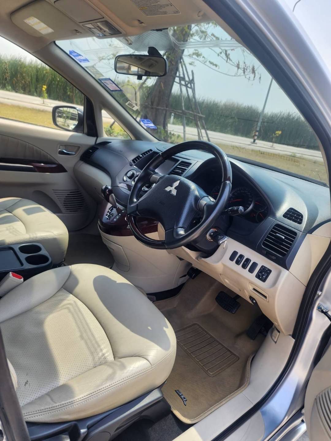 2010 Mitsubishi Space Wagon 2.4 GLS