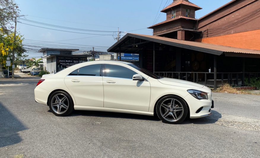 2016 Mercedes Benz CLA200