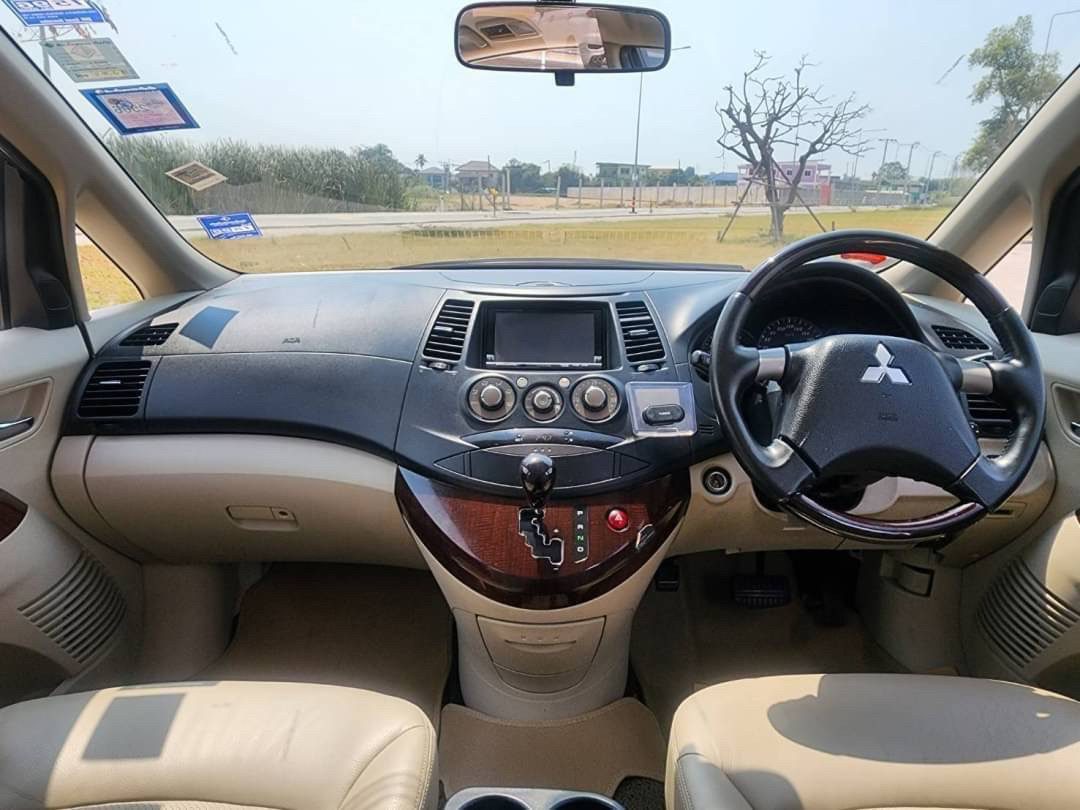 2010 Mitsubishi Space Wagon 2.4 GLS