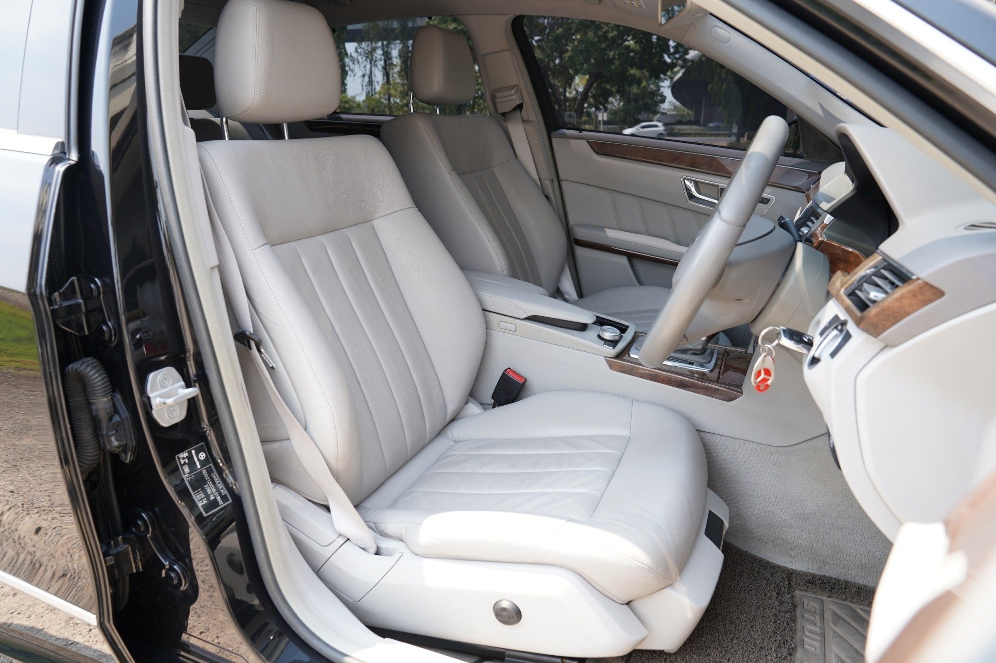 2011 BENZ E250 2.1 CDI AT