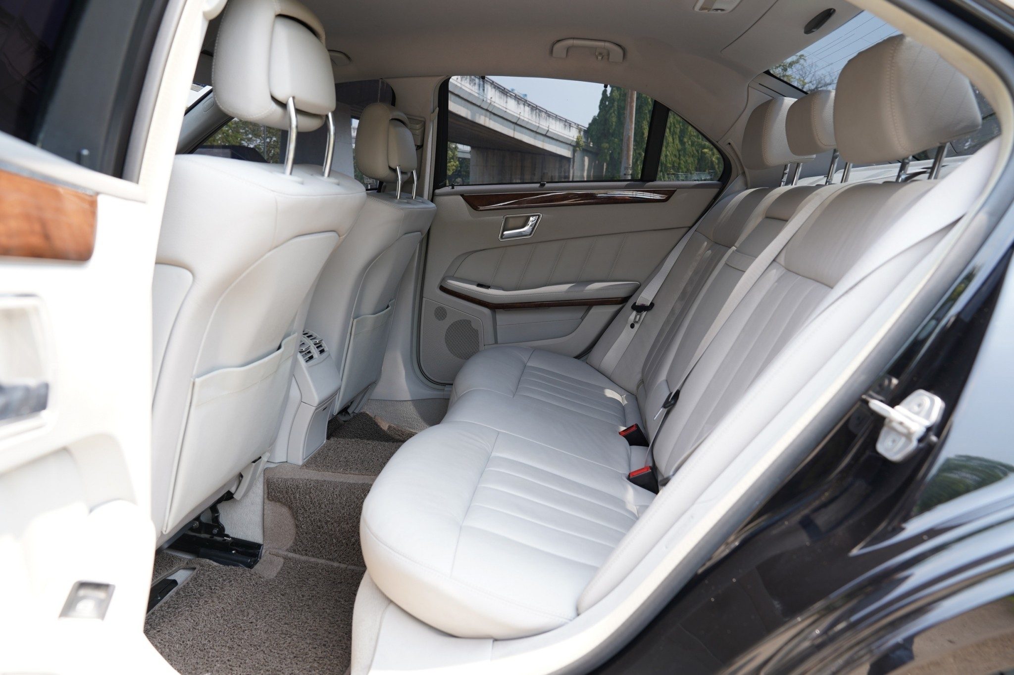 2011 BENZ E250 2.1 CDI AT