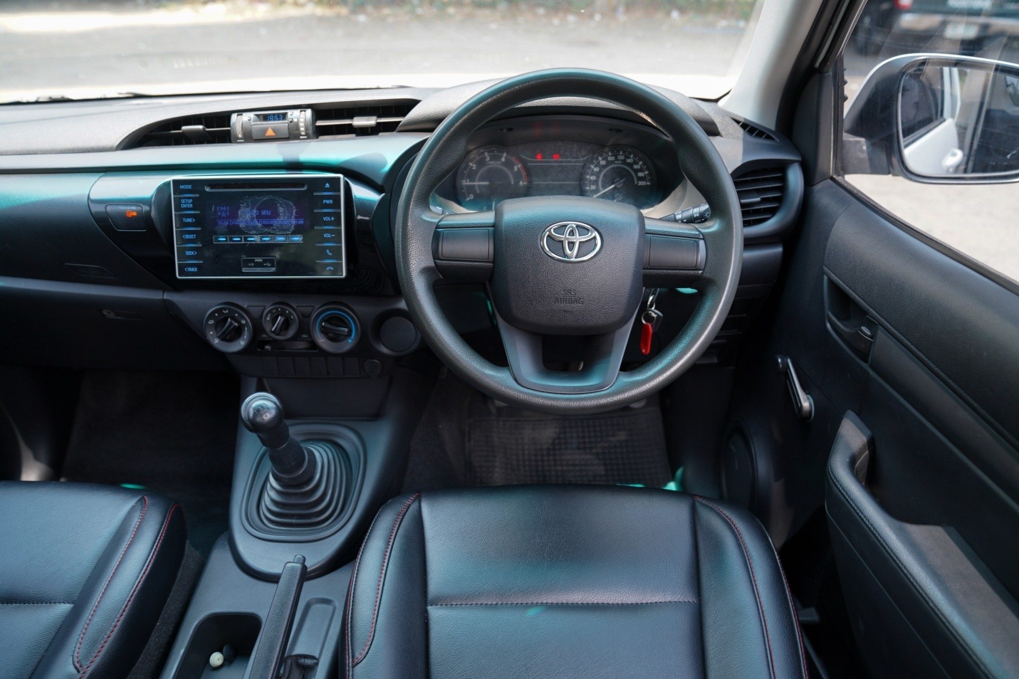 2016 TOYOTA REVO SMARTCAB 2.4 J MT