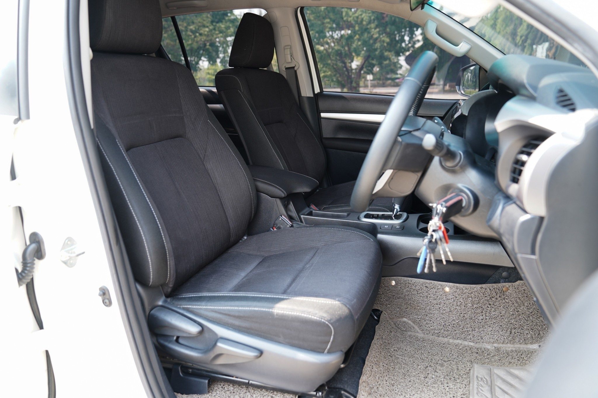 2018 TOYOTA REVO DOUBLECAB 2.4 E PRERUNNER AT