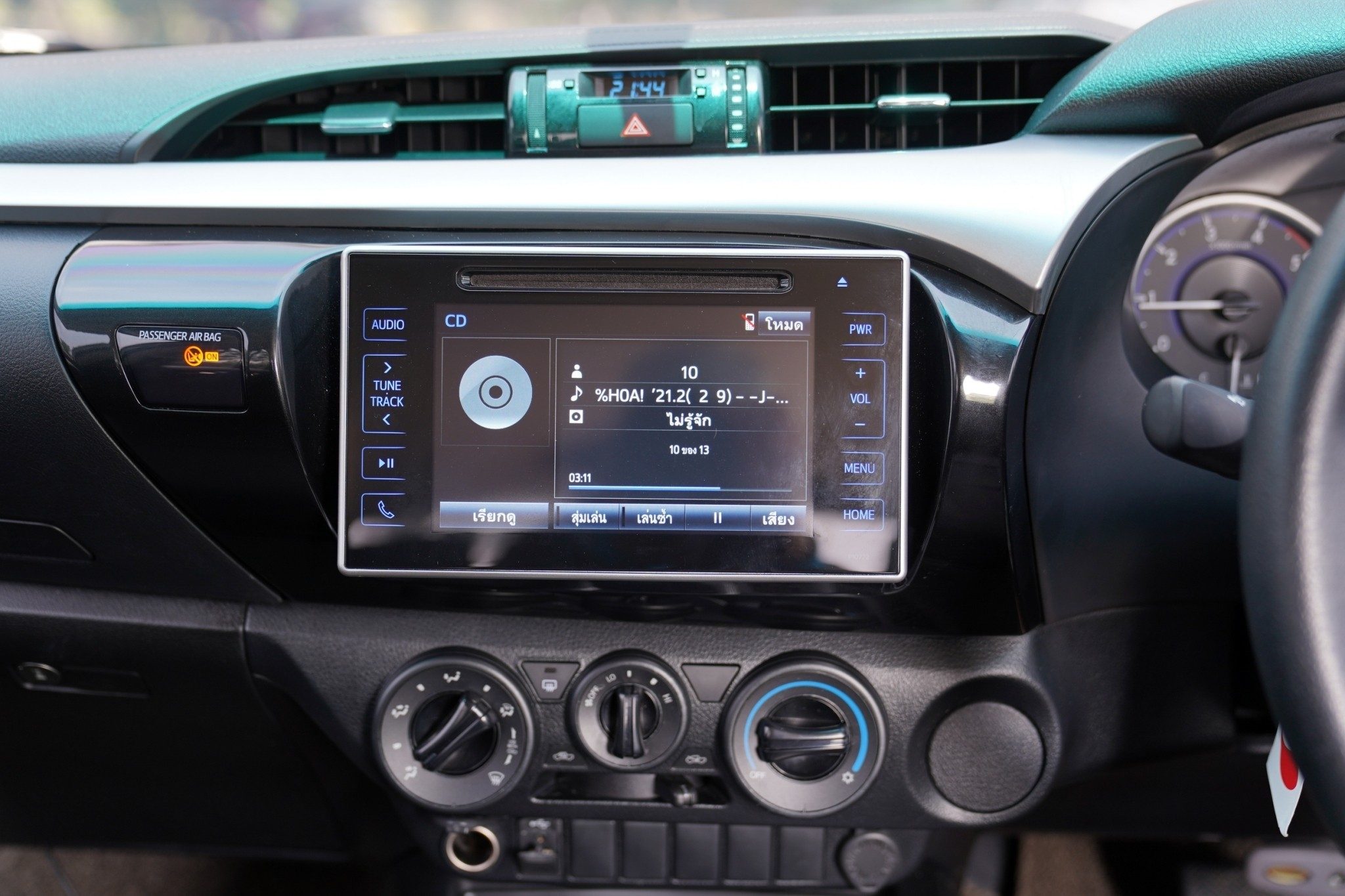 2018 TOYOTA REVO DOUBLECAB 2.4 E PRERUNNER AT