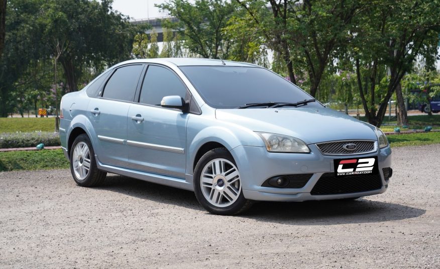 FORD FOCUS 2.0 GHIA AT