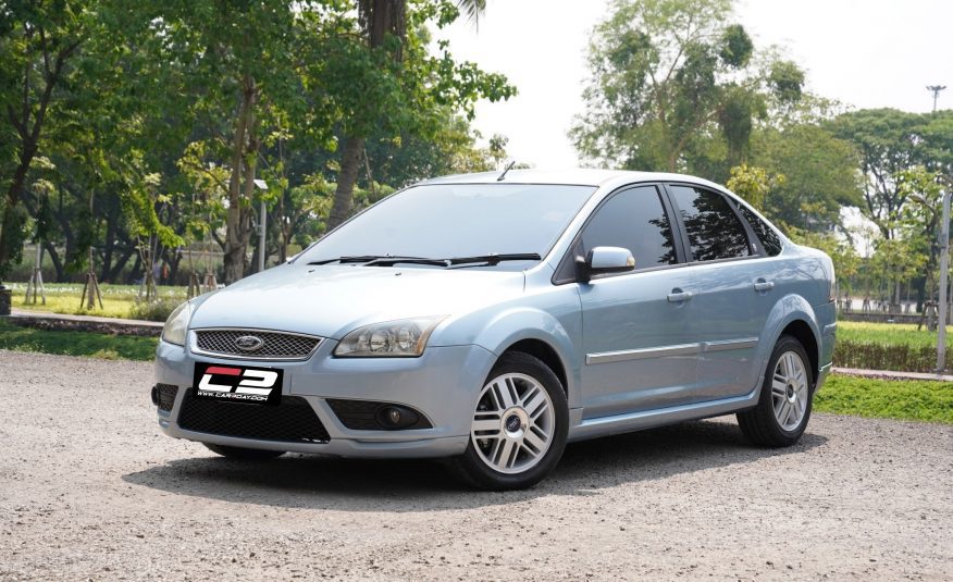 FORD FOCUS 2.0 GHIA AT