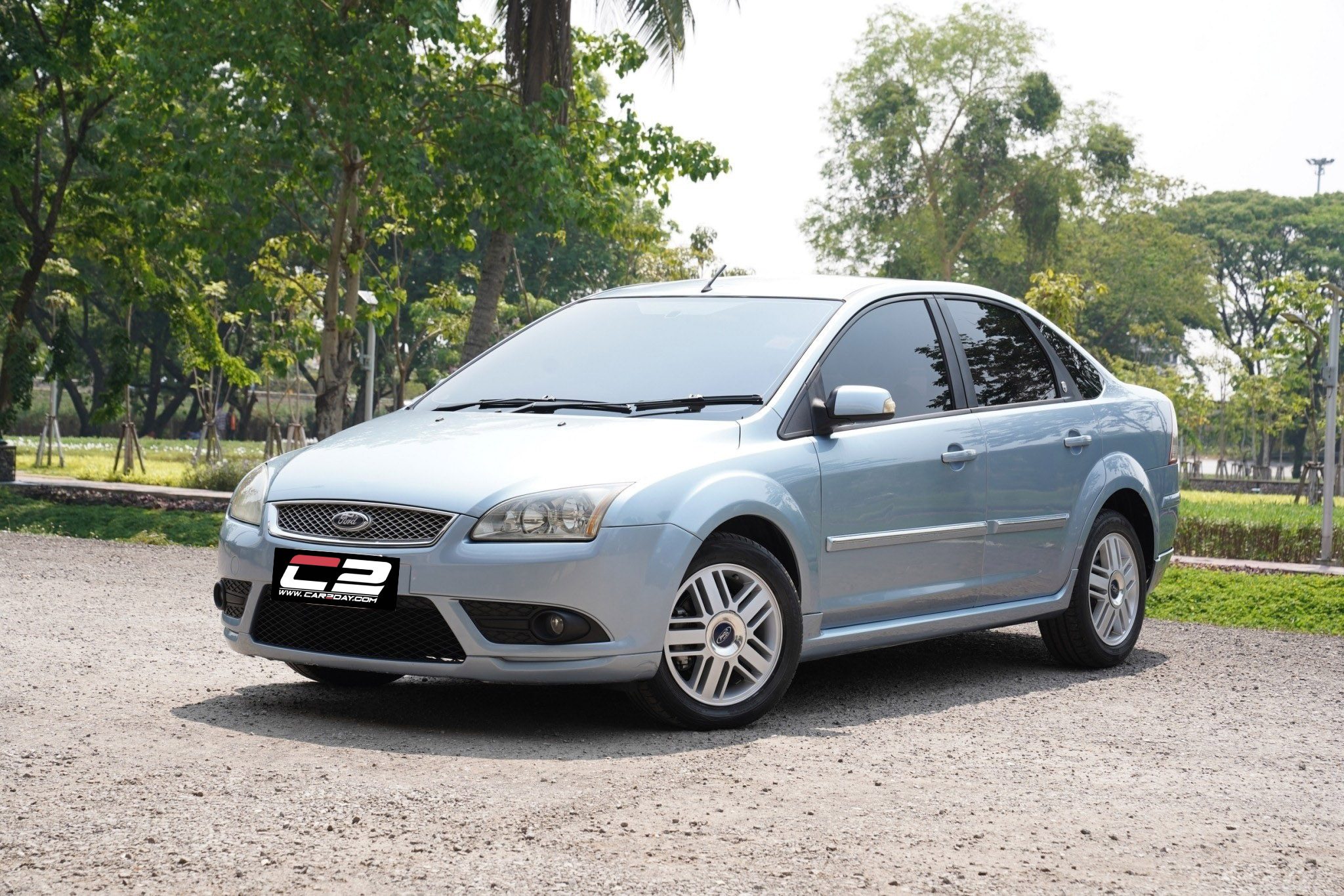 FORD FOCUS 2.0 GHIA AT