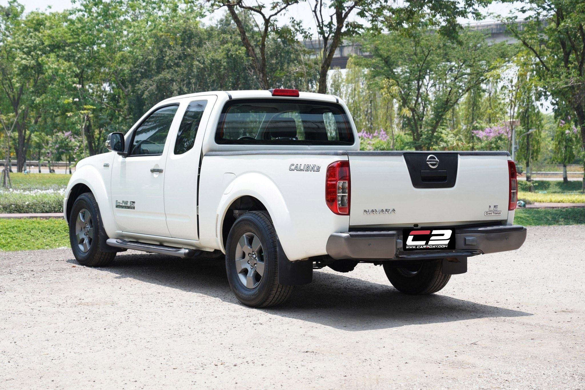 2013 NISSAN NAVARA 2.5 LE Calibre AT