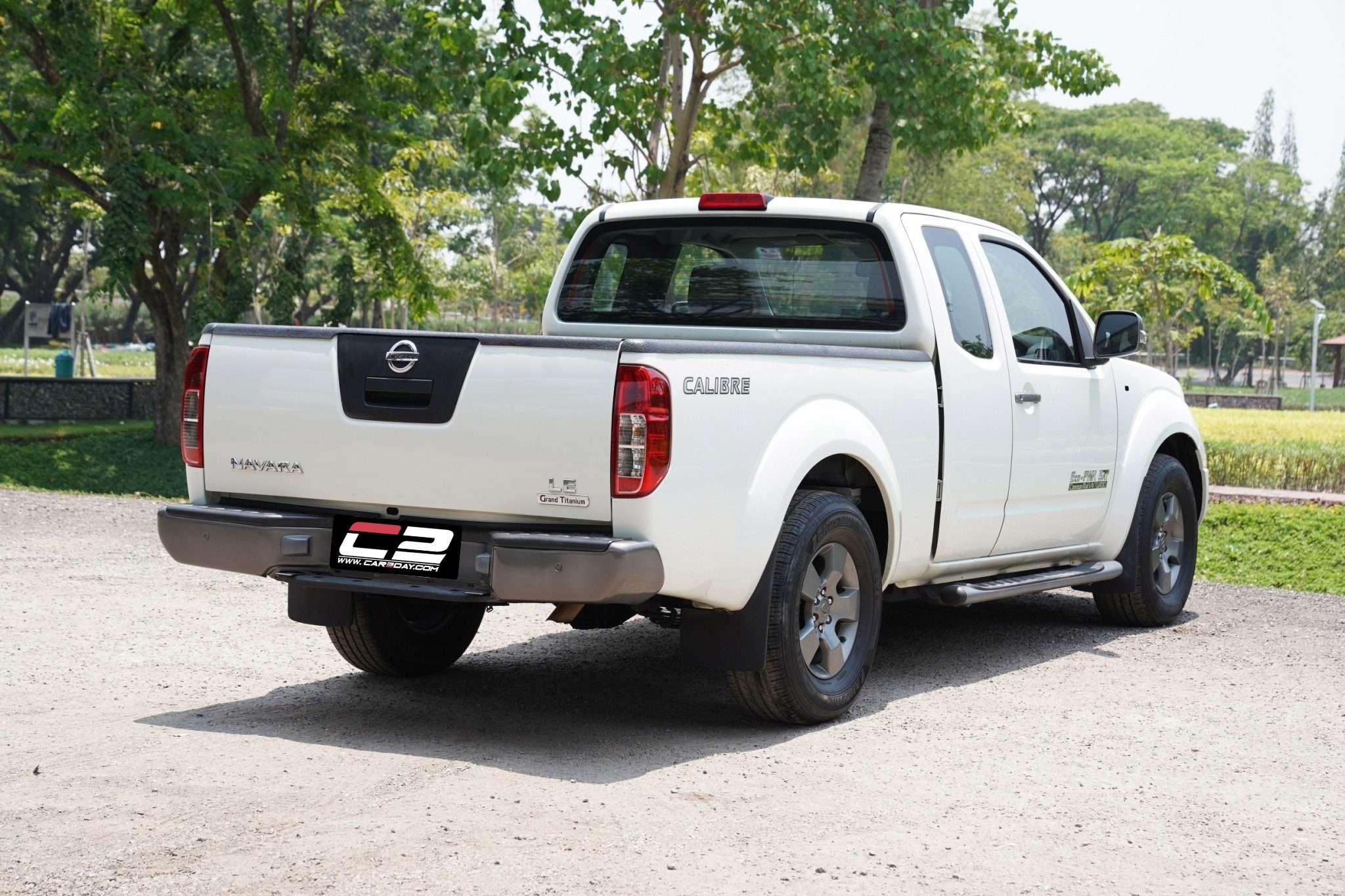 2013 NISSAN NAVARA 2.5 LE Calibre AT
