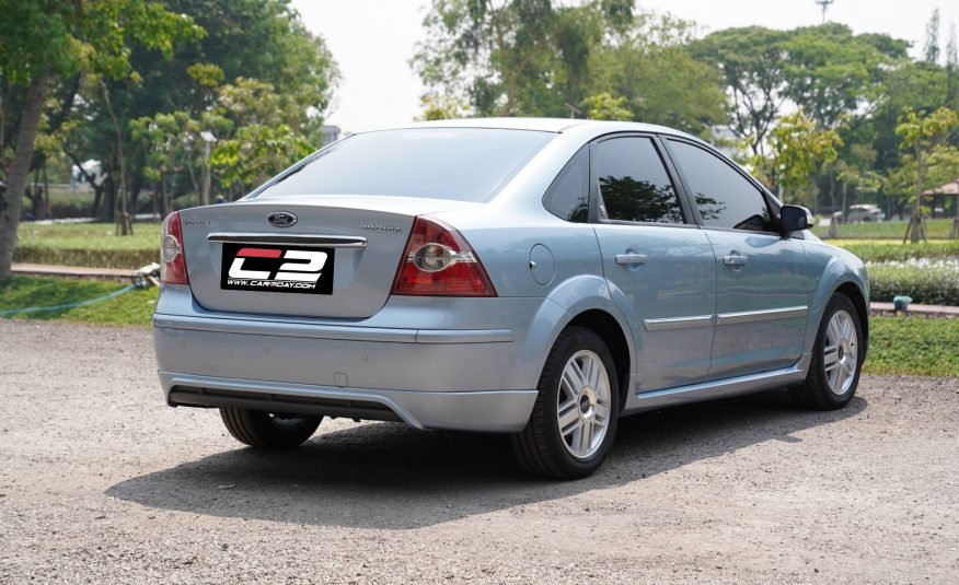 FORD FOCUS 2.0 GHIA AT