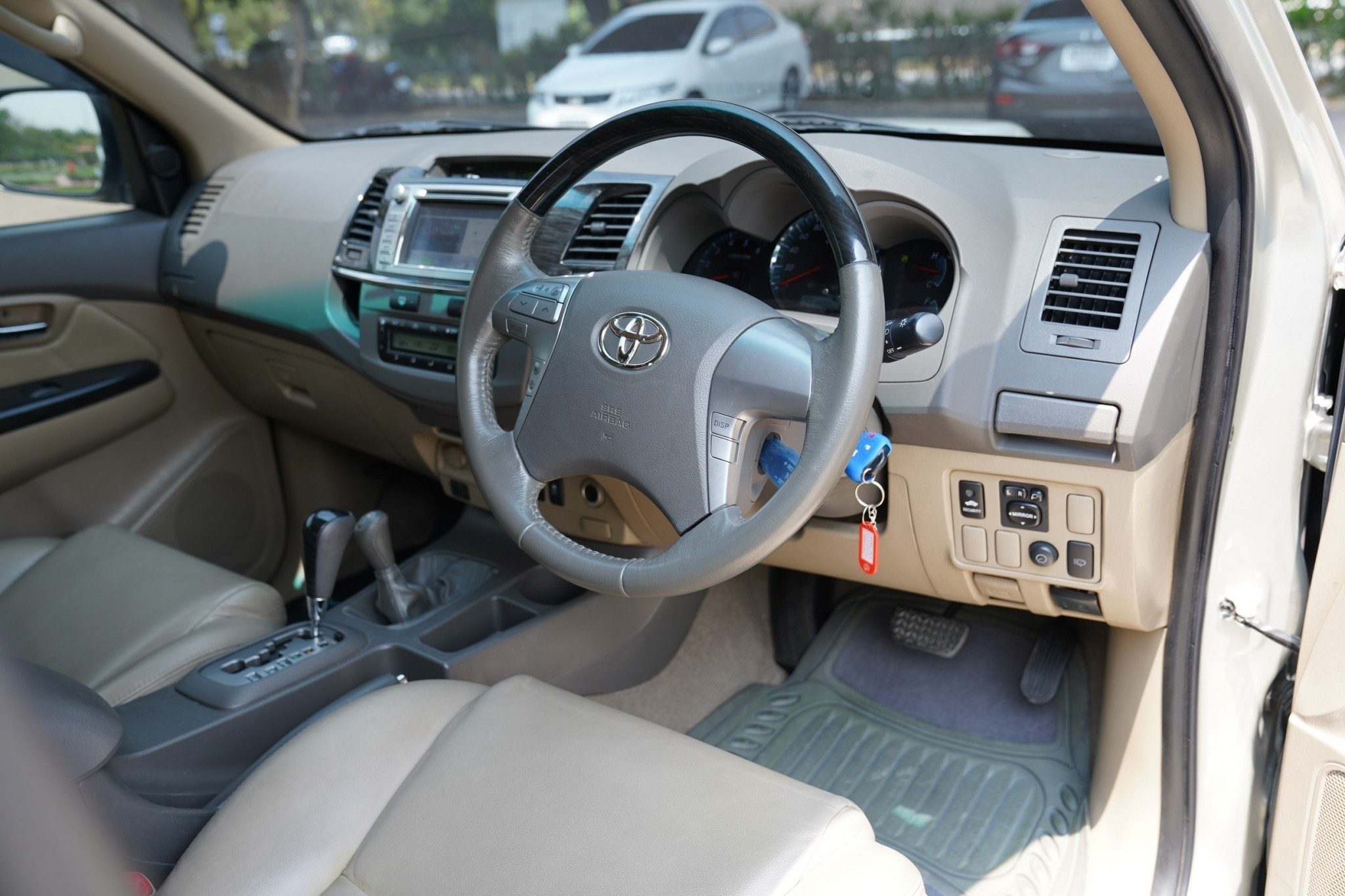 2013 TOYOTA FORTUNER 3.0 V VN TURBO AT/4WD