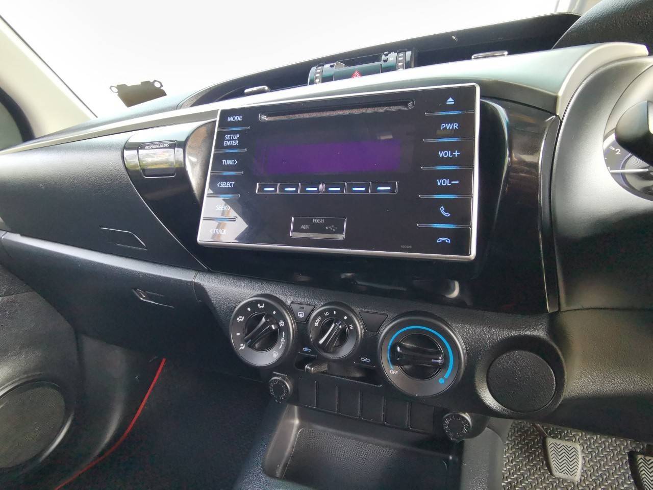 2016 TOYOTA HILUX REVO 2.4 E CAB PRERUNNER SMART CAB