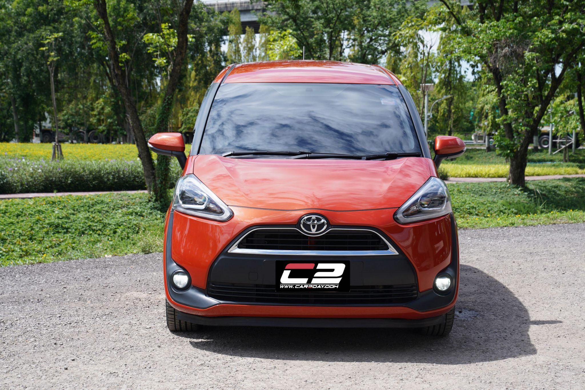 TOYOTA SIENTA 1.5 V