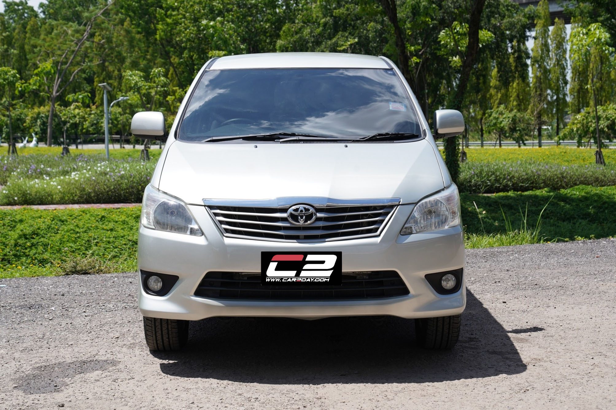 2013 TOYOTA INNOVA 2.0 G LPG AT