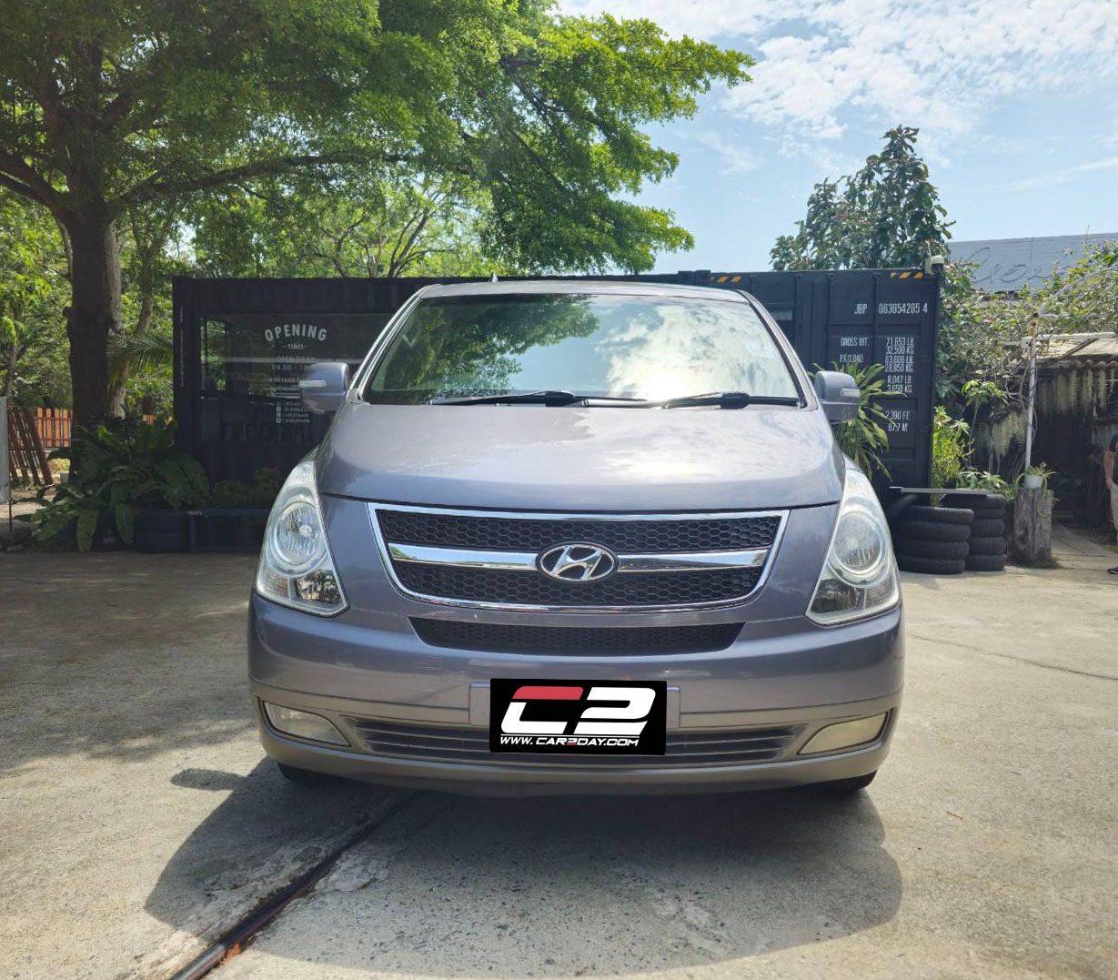 2011 HYUNDAI H1 DELUXE 2.5