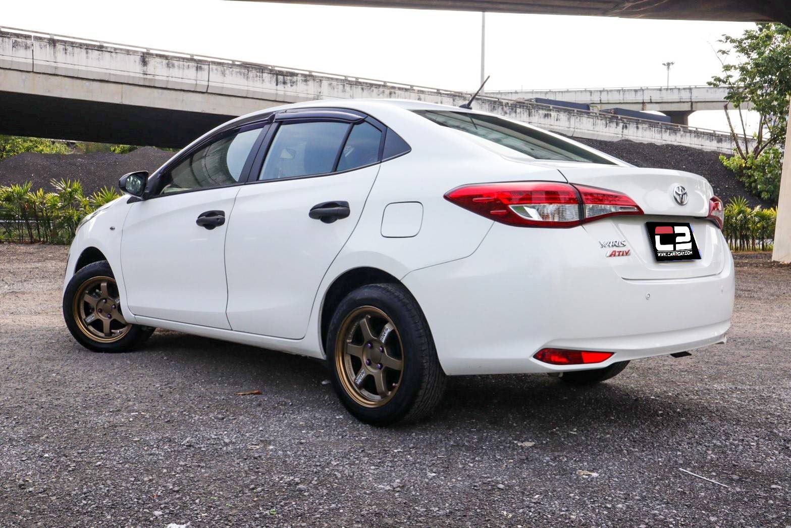 2019 TOYOTA Yaris ativ 1.2 J
