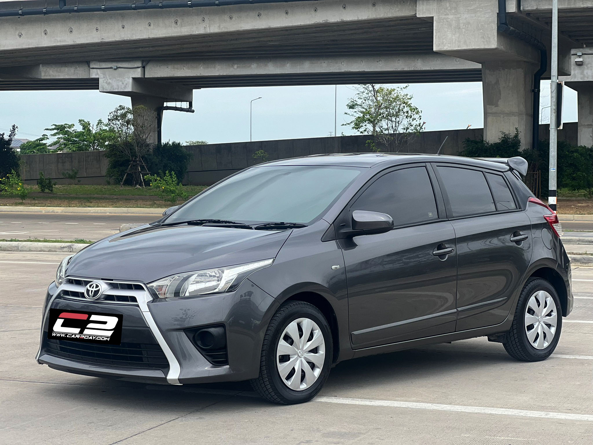 2015 TOYOTA YARIS 1.2E