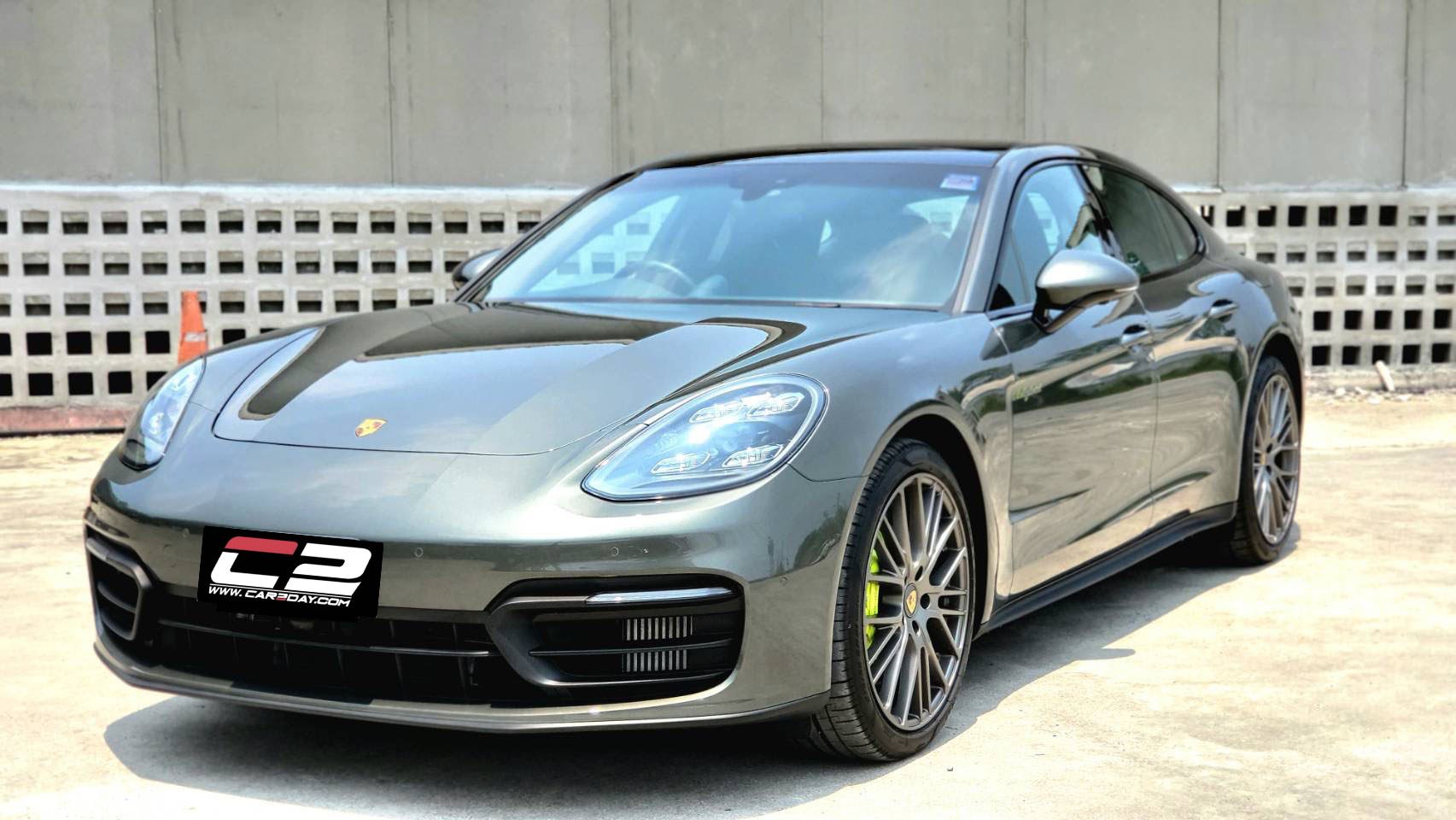 2022 Porsche Panamera 4 E Hybrid Platinum Edition
